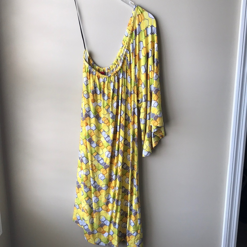 One shoulder boutique dress